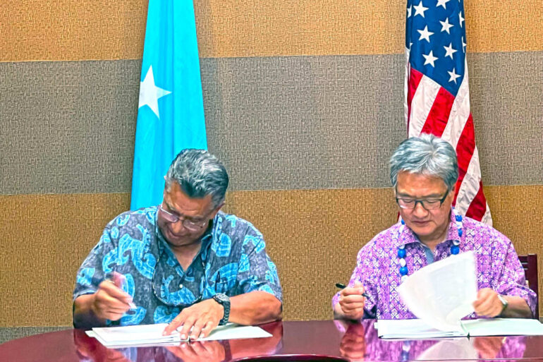 Підписання однієї з частин загального пакту