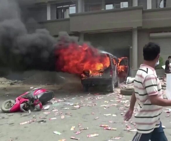 Підпал легкового автомобіля, імовірно, в місті Імфал, столиці штату Маніпур