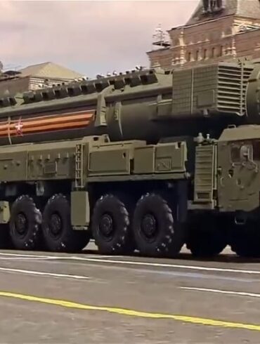 Тополь-М2 на параді у Москві, 2023