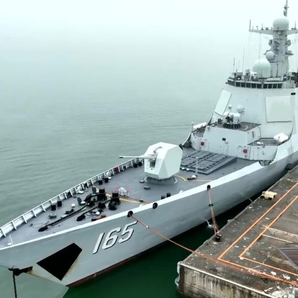 Китайський есмінець Zhanjiang