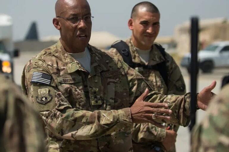 Генерал Чарльз Браун