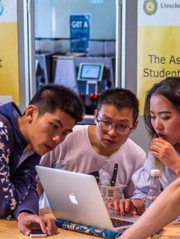 Китайським студентам хочуть заборонити відвідувати технічні курси